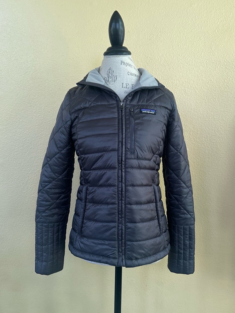 Patagonia “Radalie” Dark Gray Quilted Insulated Jacket Size Small Like New! - Picture 5 of 16